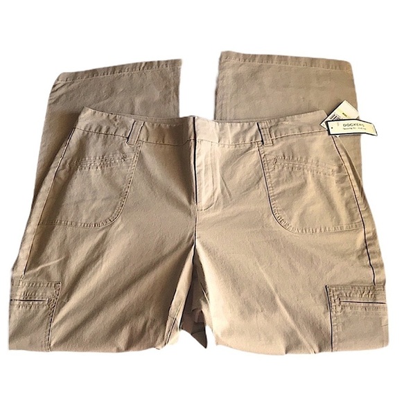 DOCKERS Tan Khaki Baggy Cargo Pants Mid-Rise Khaki Tan Cargo Pants Size 18… - Picture 2 of 8